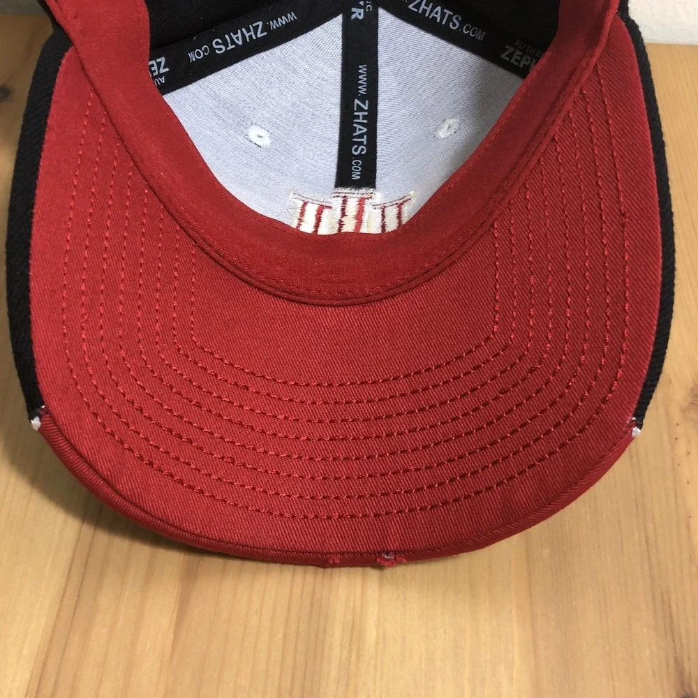 Indiana Hoosiers Zephyr Stretch Fit Hat Size M/L Black Red NCAA